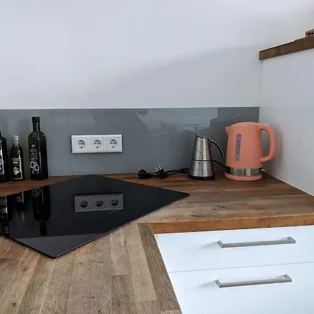 Schoene Mit Terrasse, Garten Und-pool Apartman