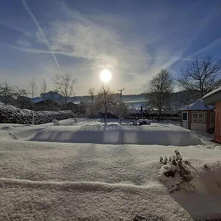 Schoene Mit Terrasse, Garten Und-pool *