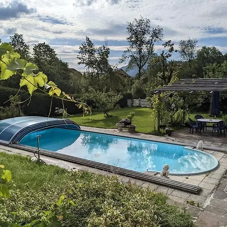 Schoene Mit Terrasse, Garten Und-pool *