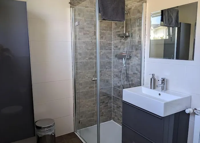 شقة Schoene Mit Terrasse, Garten Und-pool ثالغاو