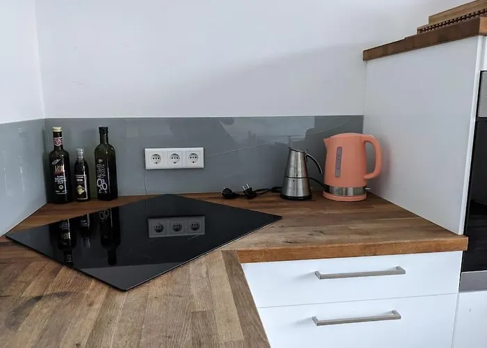 Schoene Mit Terrasse, Garten Und-pool شقة