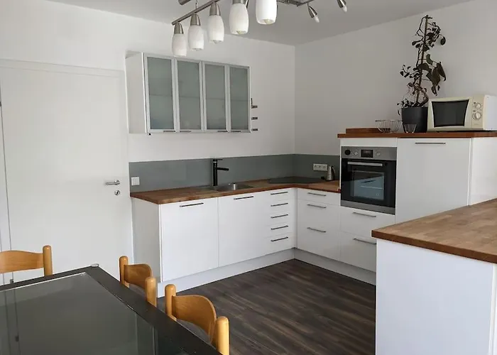 Schoene Mit Terrasse, Garten Und-pool * ثالغاو