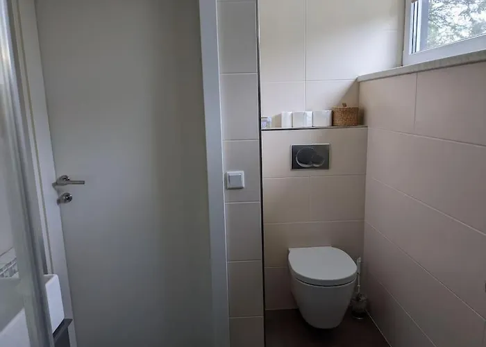 Schoene Mit Terrasse, Garten Und-pool