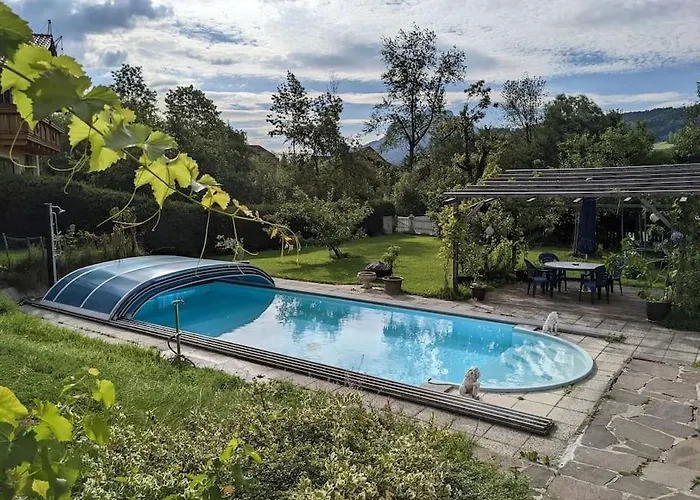 Schoene Mit Terrasse, Garten Und-pool *